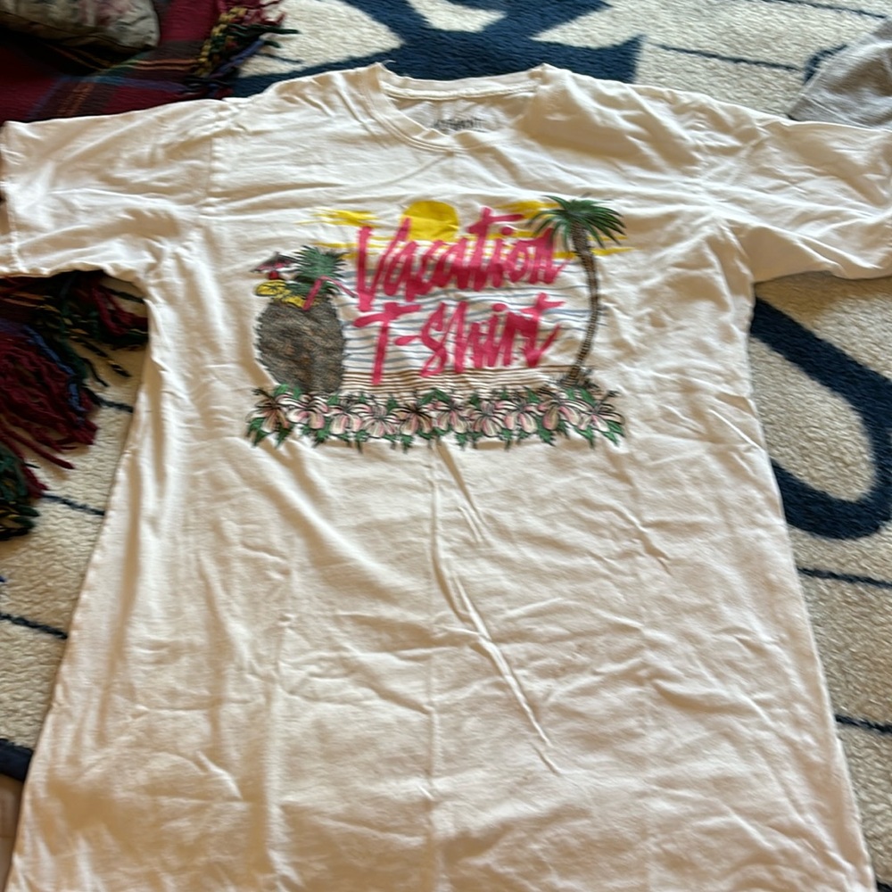Altamont t-shirt colour white w/print size medium